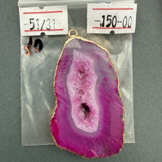 Друза 10 зріз агат, розмір 51/31  мм, 1 петля оправа золото, відтінок рожевий