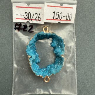 Друза 722 зріз кварца, розмір 30/26 мм , 2 петлі, відтінок бірюза, оправа золото