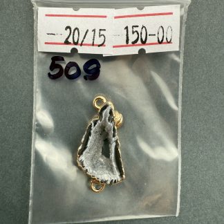 Друза 509 зріз агат, 15/20 мм, 2 петлі, відтінок чорний , оправа золото