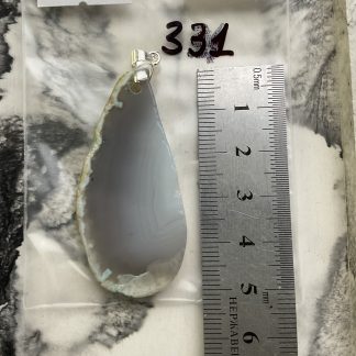 Друза 331 зріз агат, розмір 48/22 мм, 1 петля, відтінок сірий, підвіс срібло.