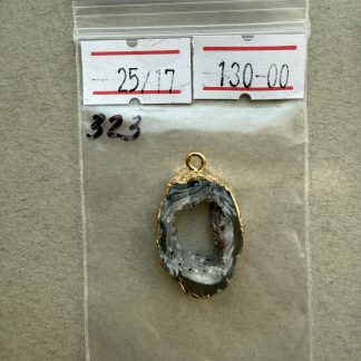 Друза 323 зріз агат, розмір 25/17 мм, 1 петля, відтінок сірий, оправа золото