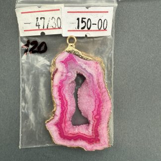 Друза 120 зріз агат, розмір 47/30 мм, 
1 петля, відтінок рожевий, оправа золото