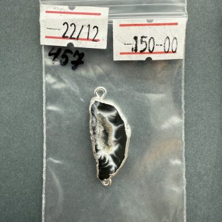 Друза 457 зріз агат, розмір 22/12 мм, 2 петлі, оправа відті срібло, відтінок чорний