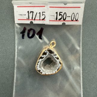 Друза 101 зріз агат, розмір 25/17 мм, 1 петля, відтінок чорний, оправа золото