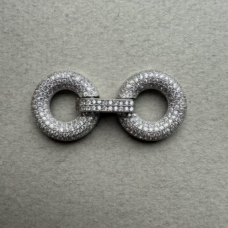 Замочок Вісімка, гіпоалергенний сплав по латуні
.
Розмір 18/38 мм
.
Ціна за штуку