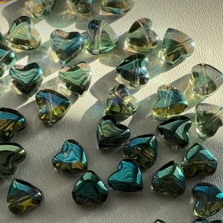 Насмистина Серце, скло, райдужне напилення, отвір наскрізь вздовж
.
Розмір 8 мм
.
Ціна 50 грн - 10 шт
