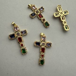 Підвіс Хрест кольрові фіаніти, гіпоалергений сплав по латуні 
.
Розмір 47/25/5 мм
.
Ціна за шт