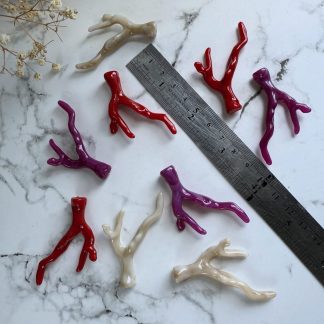 Підвіски корал, матеріал акрил 
.
розмір 5 сантиметрів 
.
ціна за шт