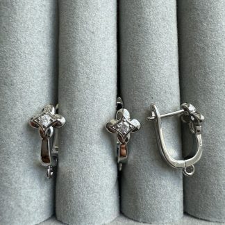 Швензи Чотирилистник, гіпоалергений сплав по латуні , відтінок срібло і лимонне золото
.
Розмір 12/19 мм 
.
Ціна за пару