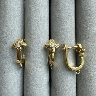 Швензи Чотирилистник, гіпоалергений сплав по латуні , відтінок срібло і лимонне золото
.
Розмір 12/19 мм 
.
Ціна за пару