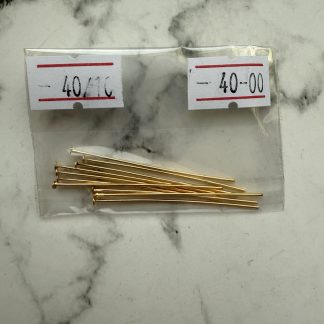 Пін Гвіздок, позолота по латуні, відтінок нат золота
.
Розмір 40 мм , товщина 07 мм
.
Ціна 40 грн упак - 10 шт