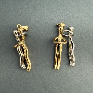 Підвіс Парочка, гіпоалергений сплав по латуні, лимонне золото
.
Розмір 32/10 мм
.
Ціна за шт (пара чоловік)