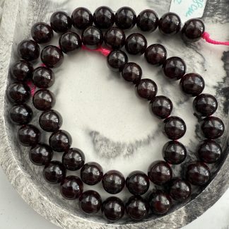 Намистини Гранат зірковий , натуральні камені
.
Розмір 8/8 мм , довжина 38 см
.
Ціна за нитку