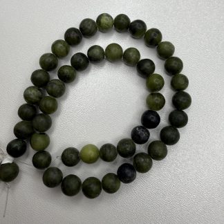 Намистини Жадеїт, форма куля. Розмір 8 міліметрів, довжина 38 сантиметрів. Ціна 250₴ нитка
