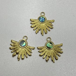 Підвіс Галіотіс, оправа сталь, відтінок тепле жовте золото.
.
Розмір 26/26 мм
.
Ціна за шт