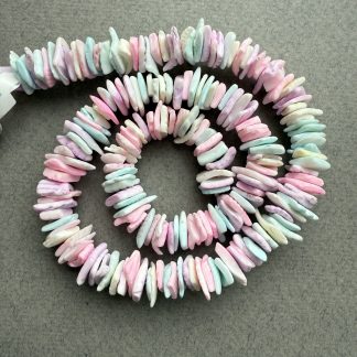 Намистини Панцир чипси, груба огранка, тонований з ефектом матовим, відтінок асорті
.
Розмір 40 см нитка 
.
Ціна за  нитку