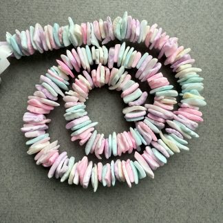 Намистини Панцир чипси, груба огранка, тонований з ефектом матовим, відтінок асорті
.
Розмір 40 см нитка 
.
Ціна за  нитку