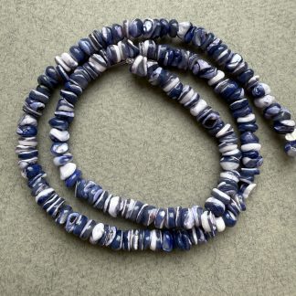 Перламутр Рондель, форма рондель, відтінок салатний
.
Розмір 5/6 мм і, довжина 38 см
.
Ціна за низку