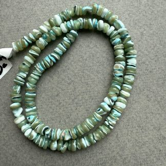 Перламутр Рондель, форма рондель, відтінок салатний
.
Розмір 5/6 мм і, довжина 38 см
.
Ціна  за низку