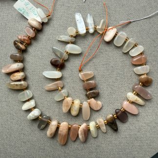 Намистини Сонячний камінь, мікс, форма краплі, для кольє. 
.
Розмір 11/18 мм, довжина 39 см
.
Ціна за нитку