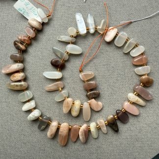 Намистини Сонячний камінь, мікс, форма краплі, для кольє. 
.
Розмір 11/18 мм, довжина 39 см
.
Ціна за нитку