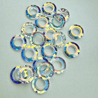 Підвіска Бубли скло, грані , АВ покриття 
.
Розмір 20 мм 
.
Ціна за шт