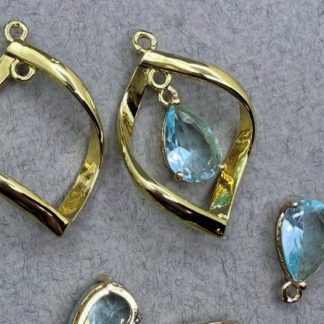 Підвіс Ромб Витий, позолота по латуні, відтінок лимонне золото 
.
Розмір 29/19 мм, всередині 15 мм. 
.
Ціна за шт