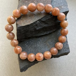 Браслет Сонячний камінь,форма куля, гладка.
Розмір намистини 10 мм, розмір 17см обхвату.
Ціна за шт.