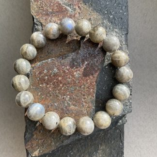 Браслет Лабродарит, форма куля гладка .
Розмір намистини 10мм, розмір 17см обхвату.
Ціна за шт.