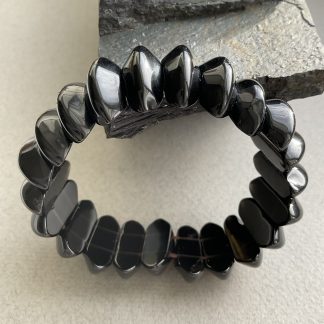 Браслет Агат, форма дольки гладкі.
Розмір намистини 8-14мм, розмір 17см обхвату.
Ціна за шт.