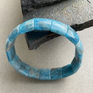 Браслет Апатит, форма прямокутники.
Розмір намистини 1,3-1,5мм, розмір 18см обхвату.
Ціна за шт.