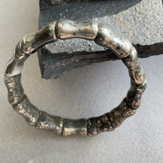 Браслет Пірит, форма кісточка гладка.
Розмір намистини 12-16мм, розмір17см обхвату.
Ціна за шт.