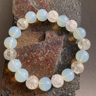 Браслет Опалове Скло, форма кругла ,гладка .
Розмір намистини 10мм, розмір 16см обхвату.
Ціна за шт.