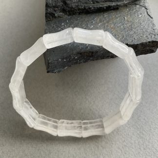 Браслет Водний Кальцит, форма кісточка гладка.
Розмір намистини 1,2-1,5мм, розмір 18см обхвату.
Ціна за шт.