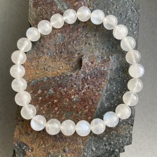 Браслет Місячний Камінь, форма кругла, гладка.
Розмір намистини 8мм, розмір 18см обхвату.
Ціна за шт.