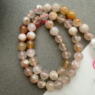 Намистини Черри Агат, форма гладка куля. 
.
Розмір 10 мм, довжина 39 см. 
.
Ціна за нитку.