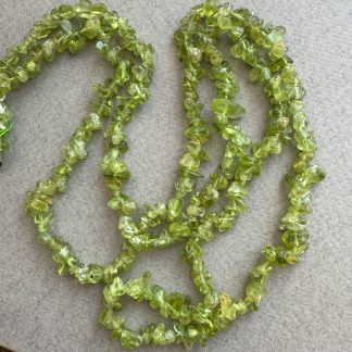 Намистини Перидот( Хризоліт або Олівін), крихта
.
Розмір 2 — 6 мм, довжина екстра 85 см.🥰
.
Ціна за 85 см❣️