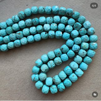 Намистини Говліт, форма куб, грані. 
Розмір 7 мм, довжина 38 см. 
Ціна за нитку.